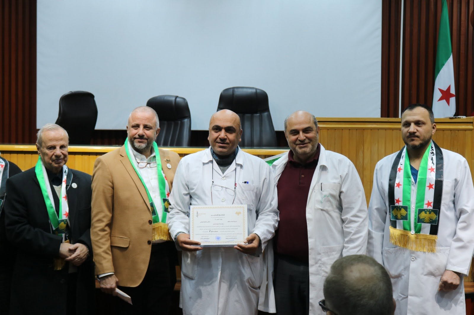 Hospital celebration recognises retired nurses and brings gifts to patients — photo 8