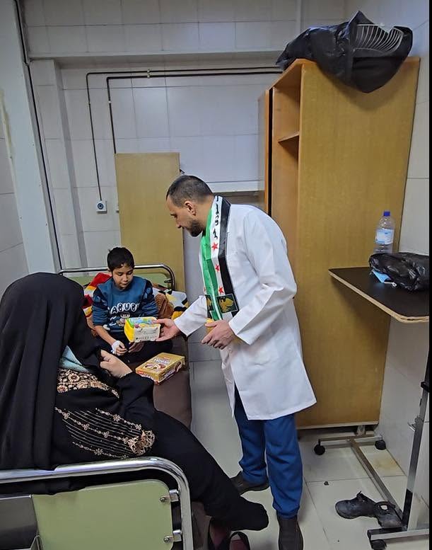 Hospital celebration recognises retired nurses and brings gifts to patients — photo 12