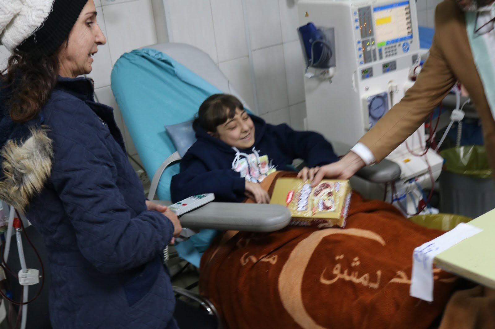 Hospital celebration recognises retired nurses and brings gifts to patients — photo 14